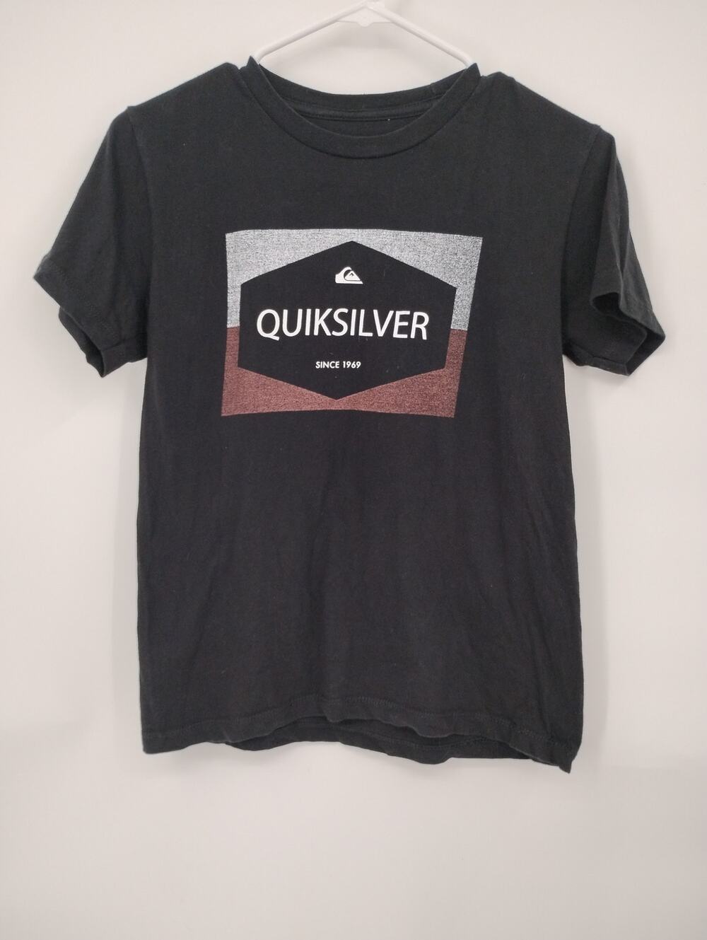 Quiksilver Black Short Sleeve Kids Graphic T-shirt size Kids Small